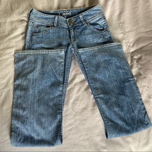 HUDSON. Never worn. Light wash bootcut mid-rise jeans Sz 27